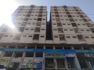 Stunning 1490 Square Feet Flat In Hussainabad Available