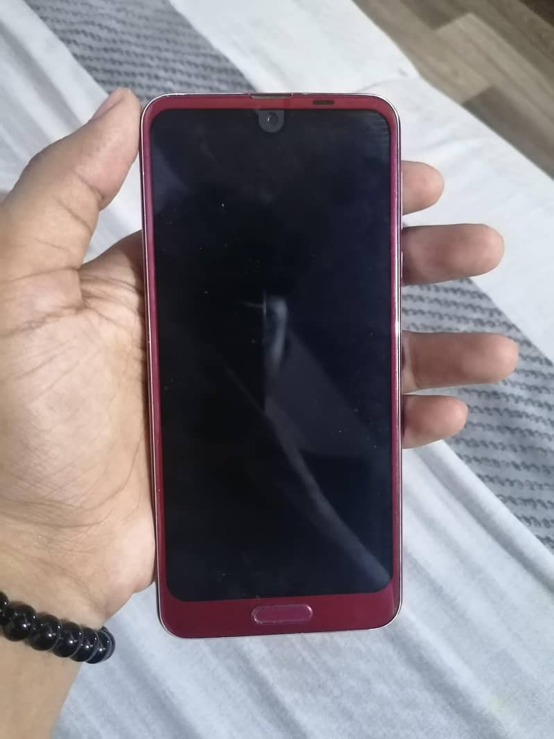 Sharp Aquos R2 1