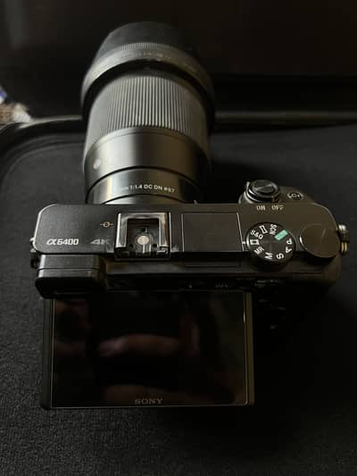 Sony a6400 with sigma 16mm 1.4