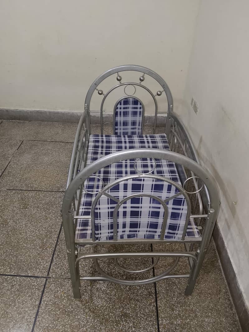 Baby cot 1
