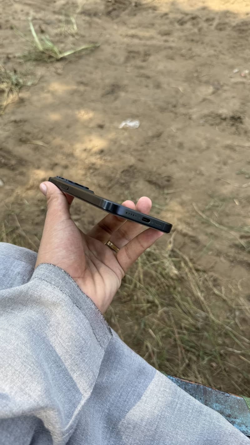 Apple iPhone 15 Pro 6