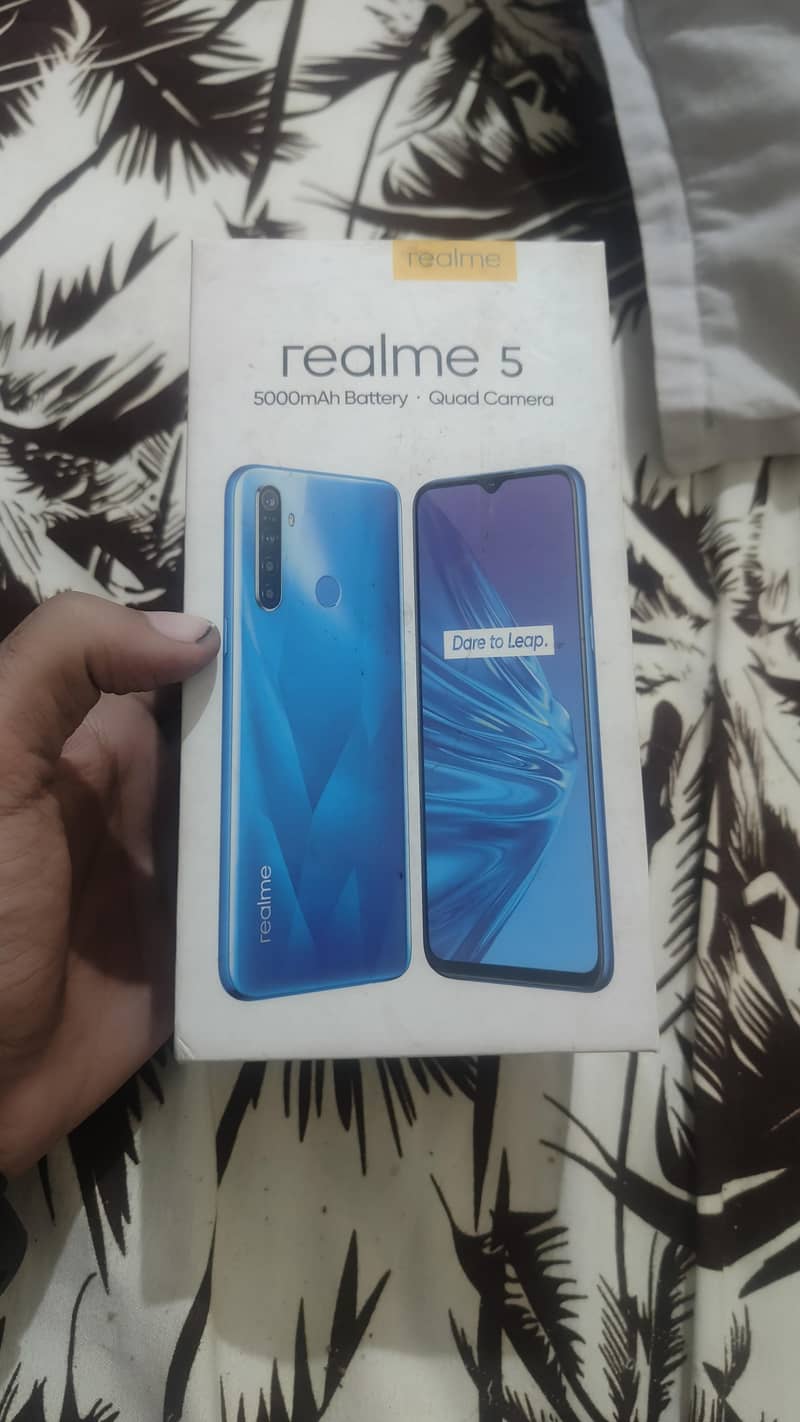 Realme 5    4/64 2