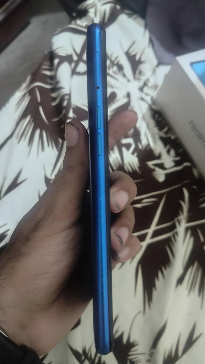 Realme 5    4/64 3
