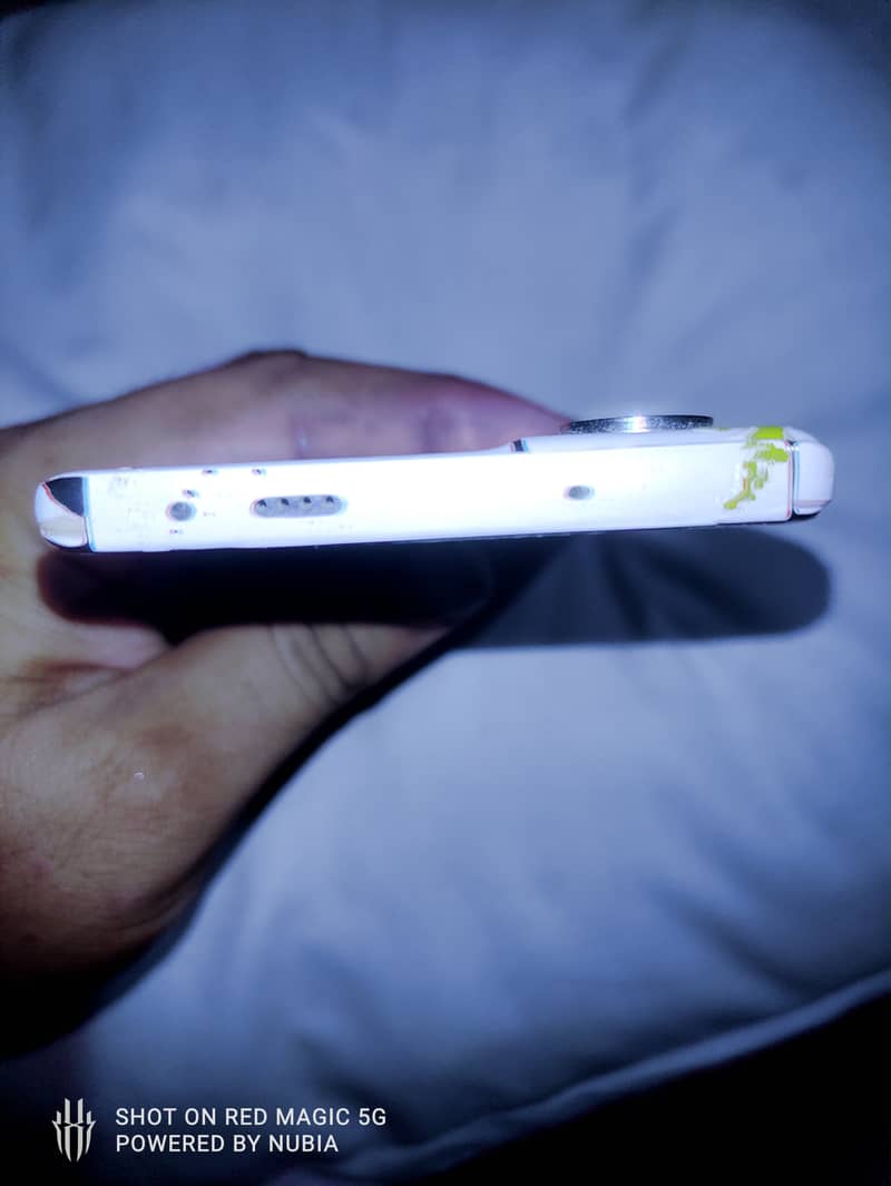 Tecno CAMON 40 Pro 6