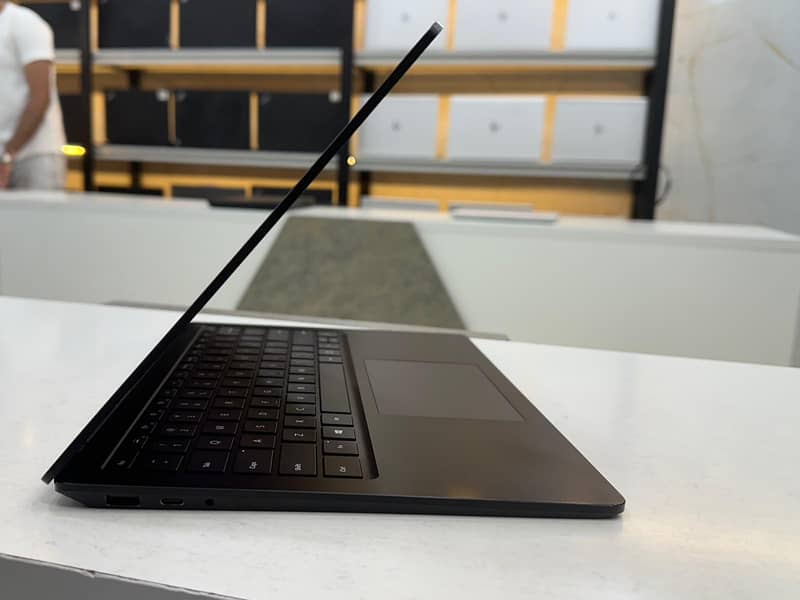 proline laptop store 2