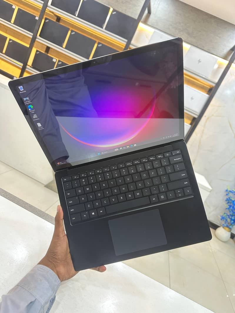 proline laptop store 3