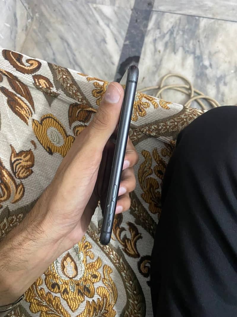 Apple iPhone 11 2