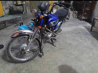 Honda 70 CC blue colour 2025 model 2mahine ka Karachi number first
