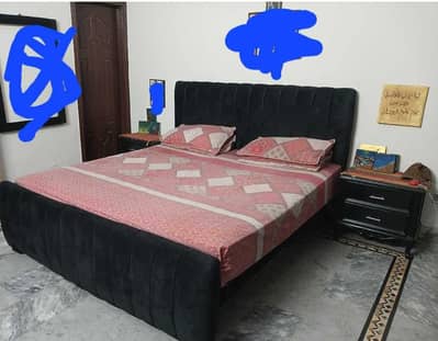 bed Aur 2 side table