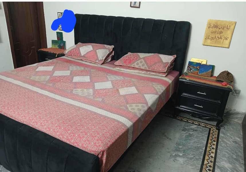 bed Aur 2 side table 1