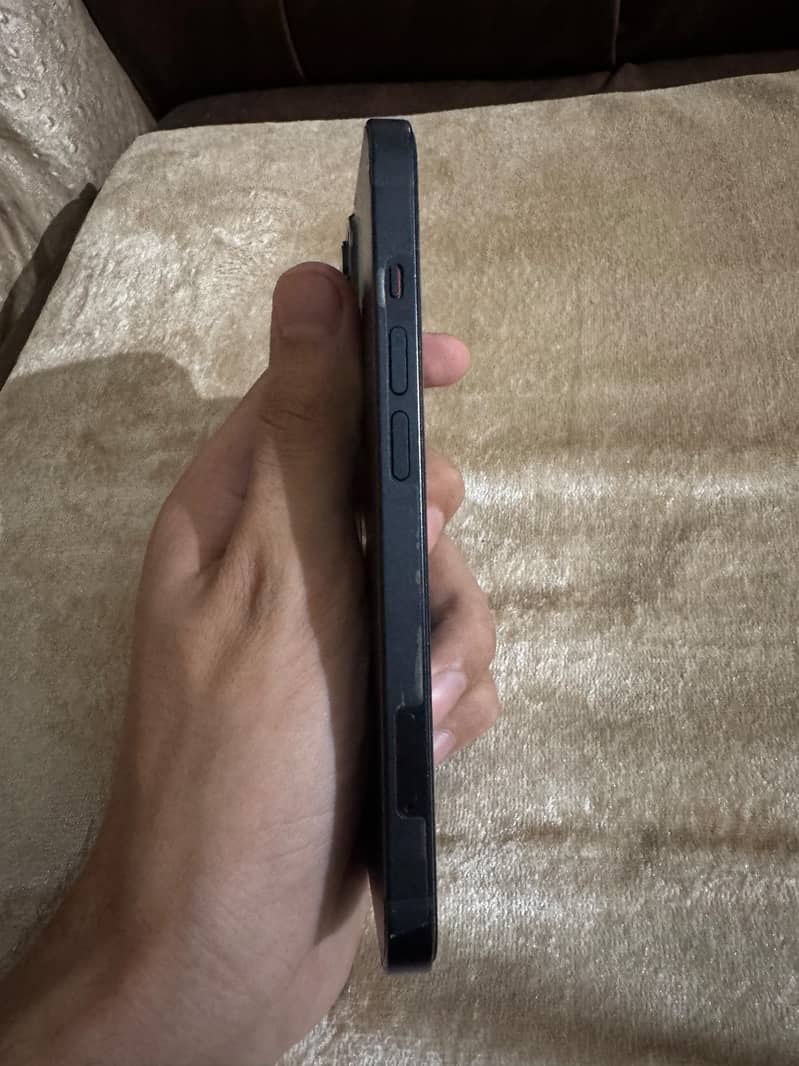 Apple iPhone 13 1