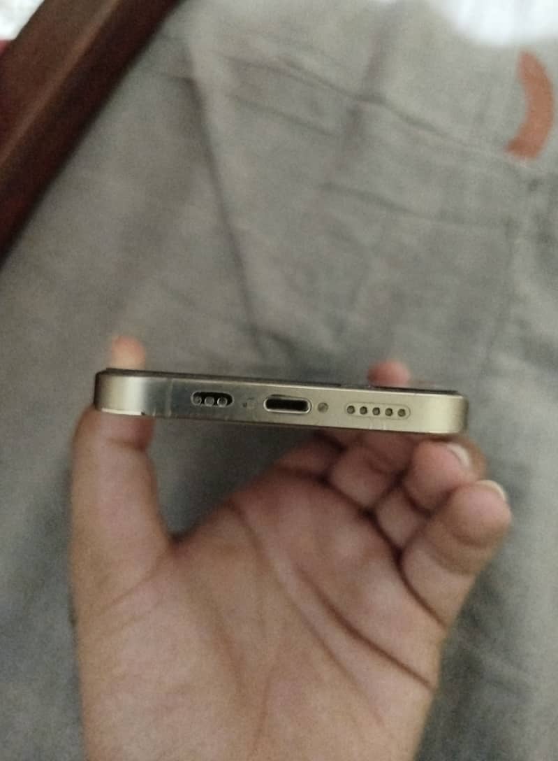 Apple iPhone 12 Pro 4