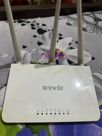 Tenda 3 antenna wifi router