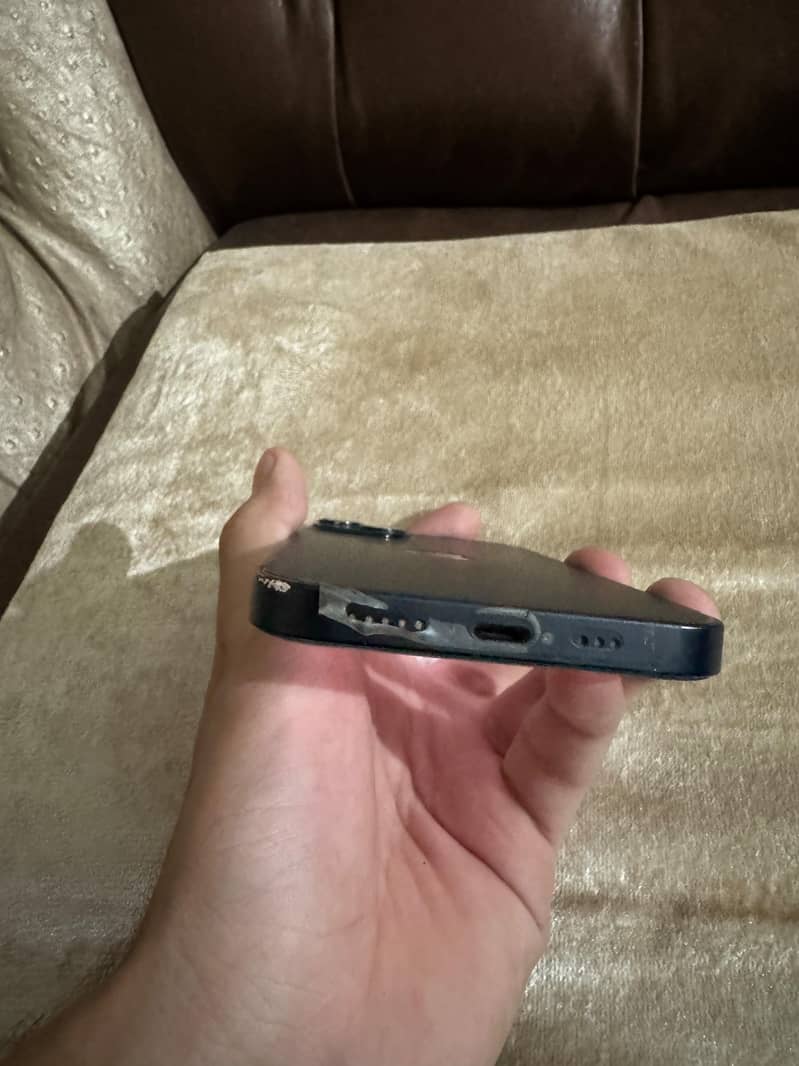 Apple iPhone 13 4