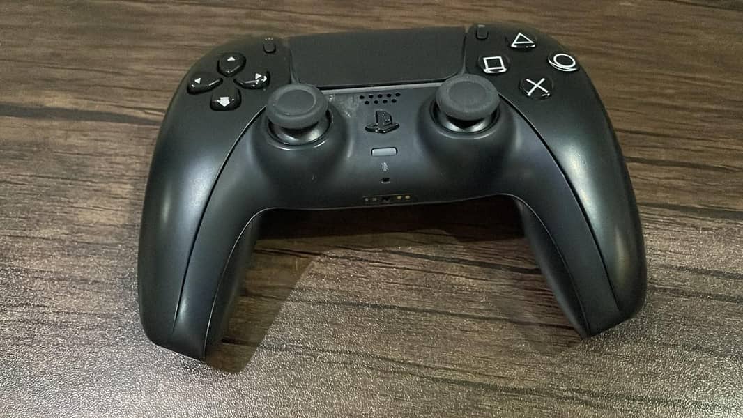 PS5 Controller Black 1