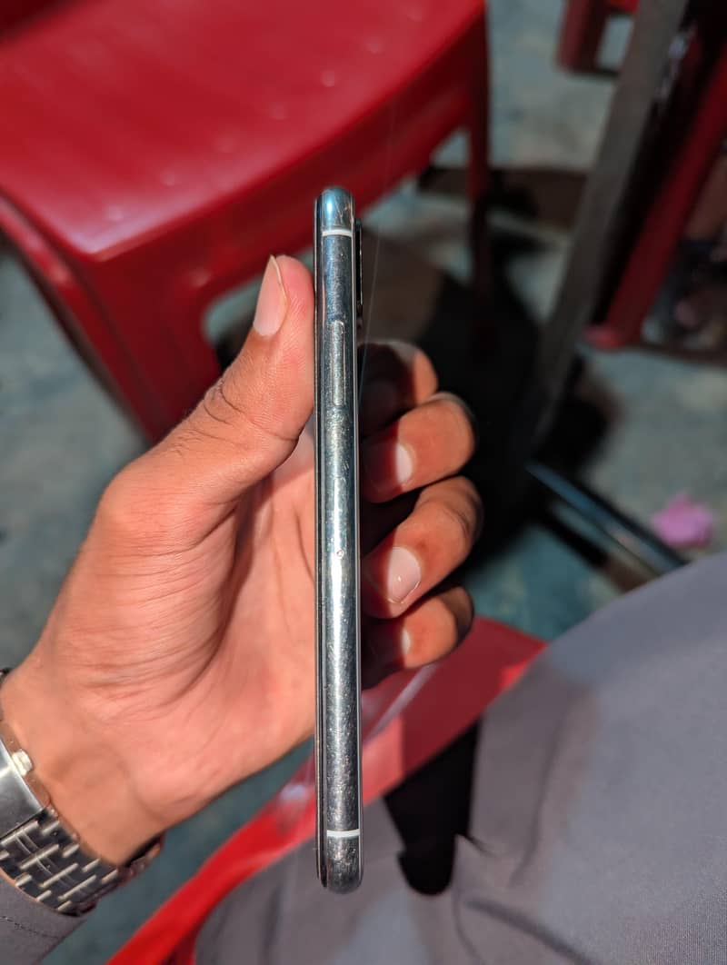 Apple iPhone X 3