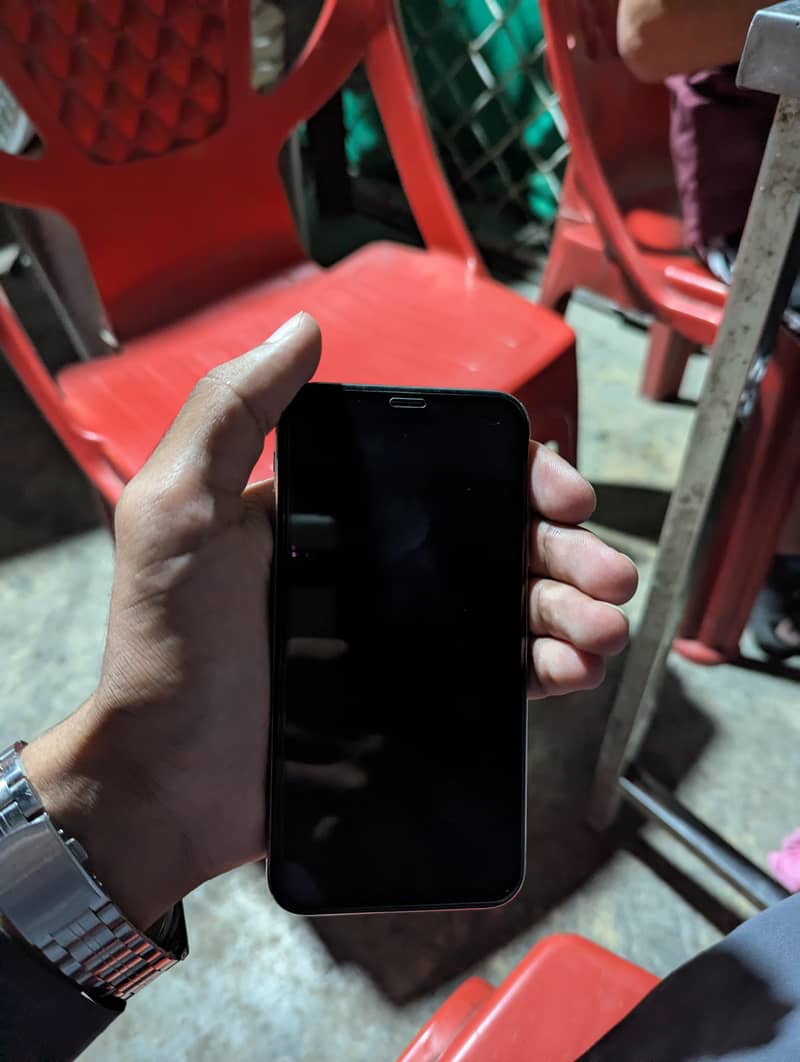 Apple iPhone X 4