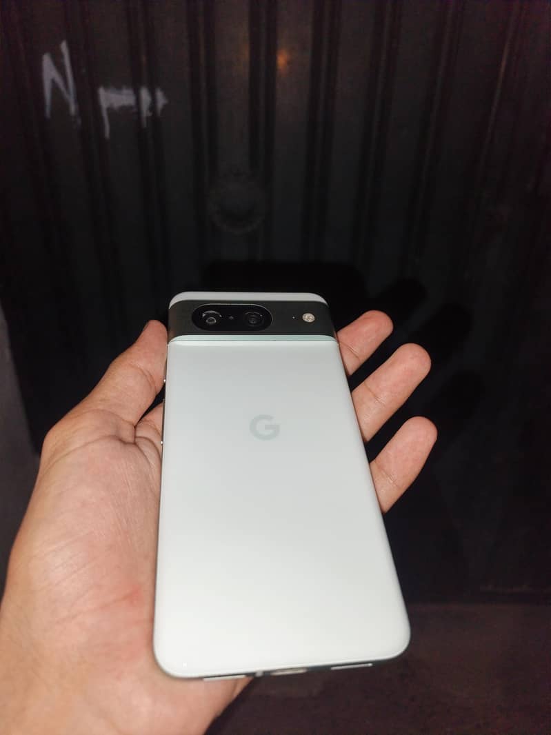 Google Pixel 8 1