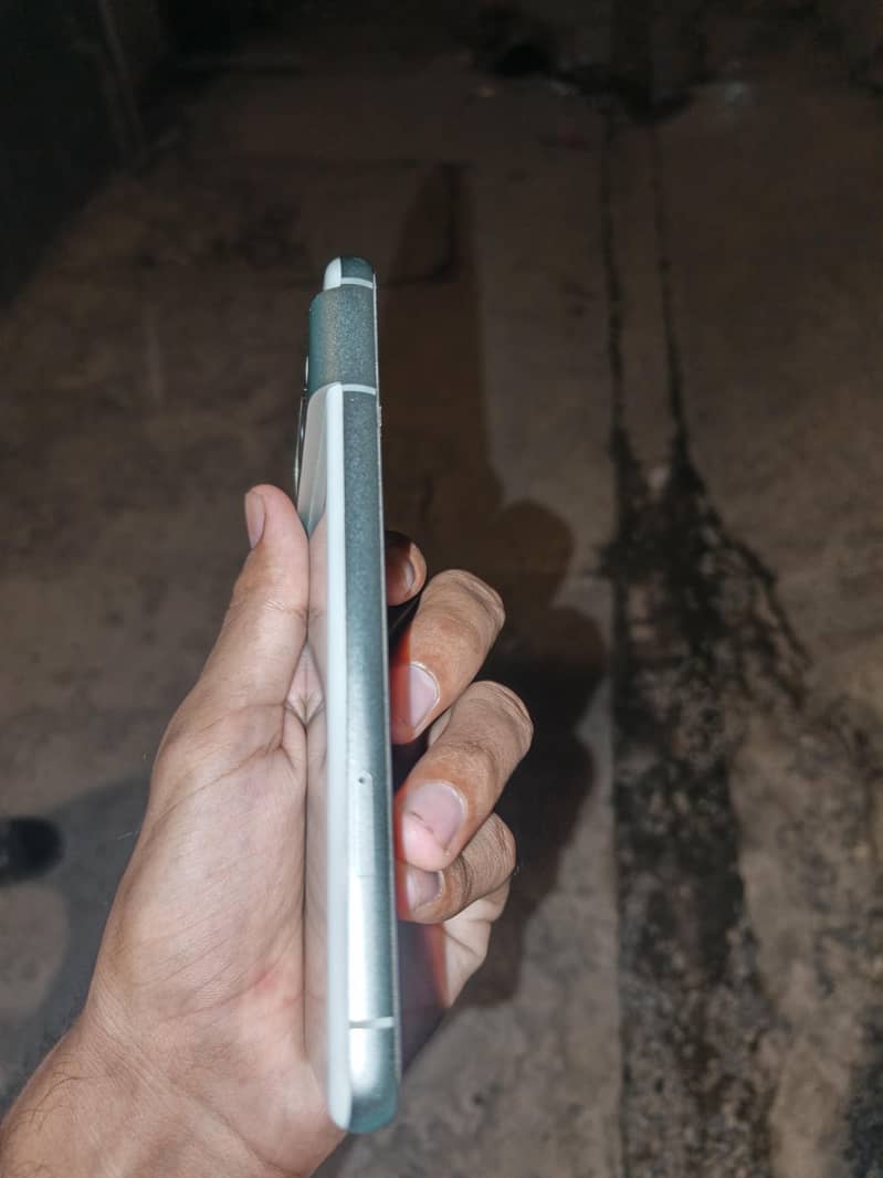 Google Pixel 8 3