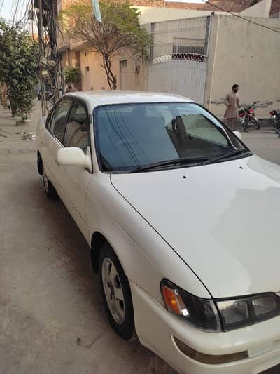 Toyota Corolla XE 2000