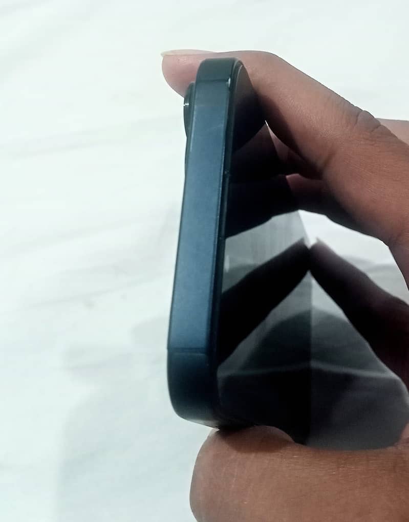 Apple iPhone 13 5