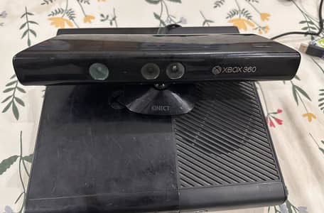 Xbox 360 ( Ultra Slim ) with Kinect Sensor 500 GB