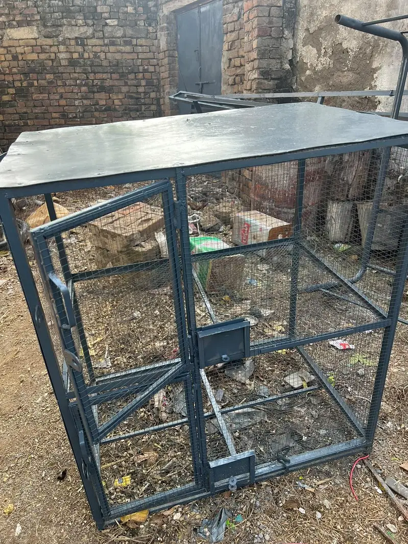 new metal cage — photo 3
