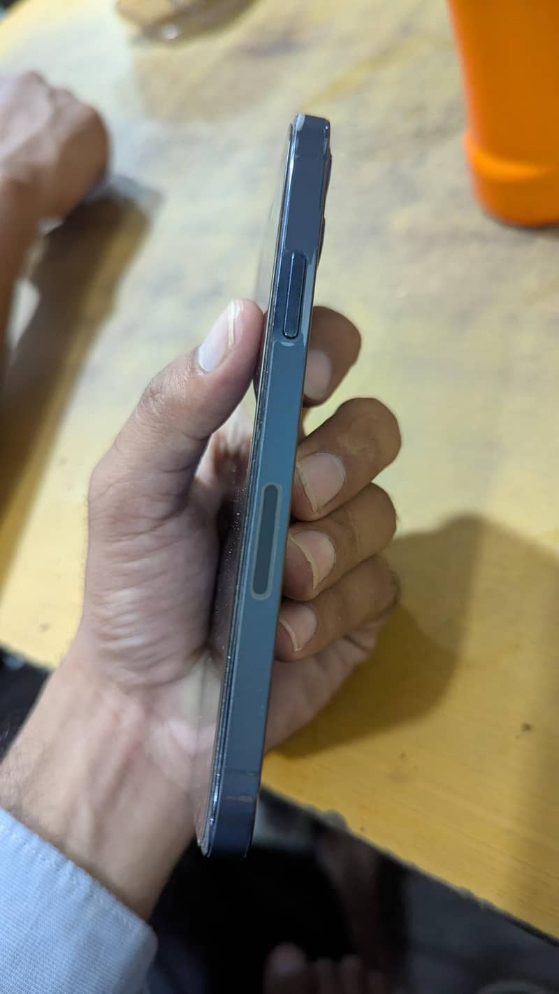 Apple iPhone 12 Pro 4
