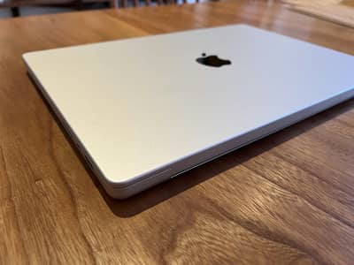 Apple MacBook pro for sale contact