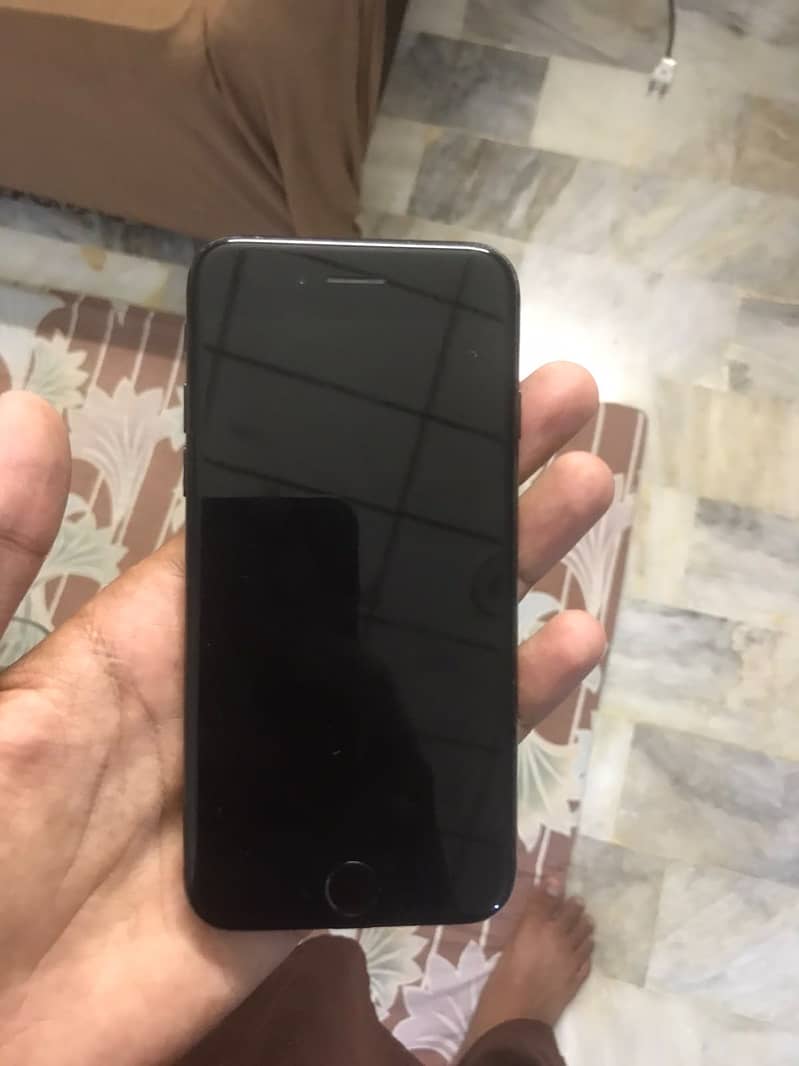 Apple IPhone 7 1
