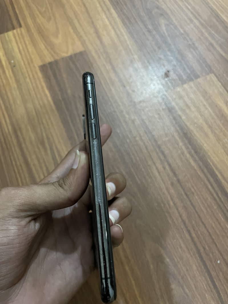 Apple iPhone X 6