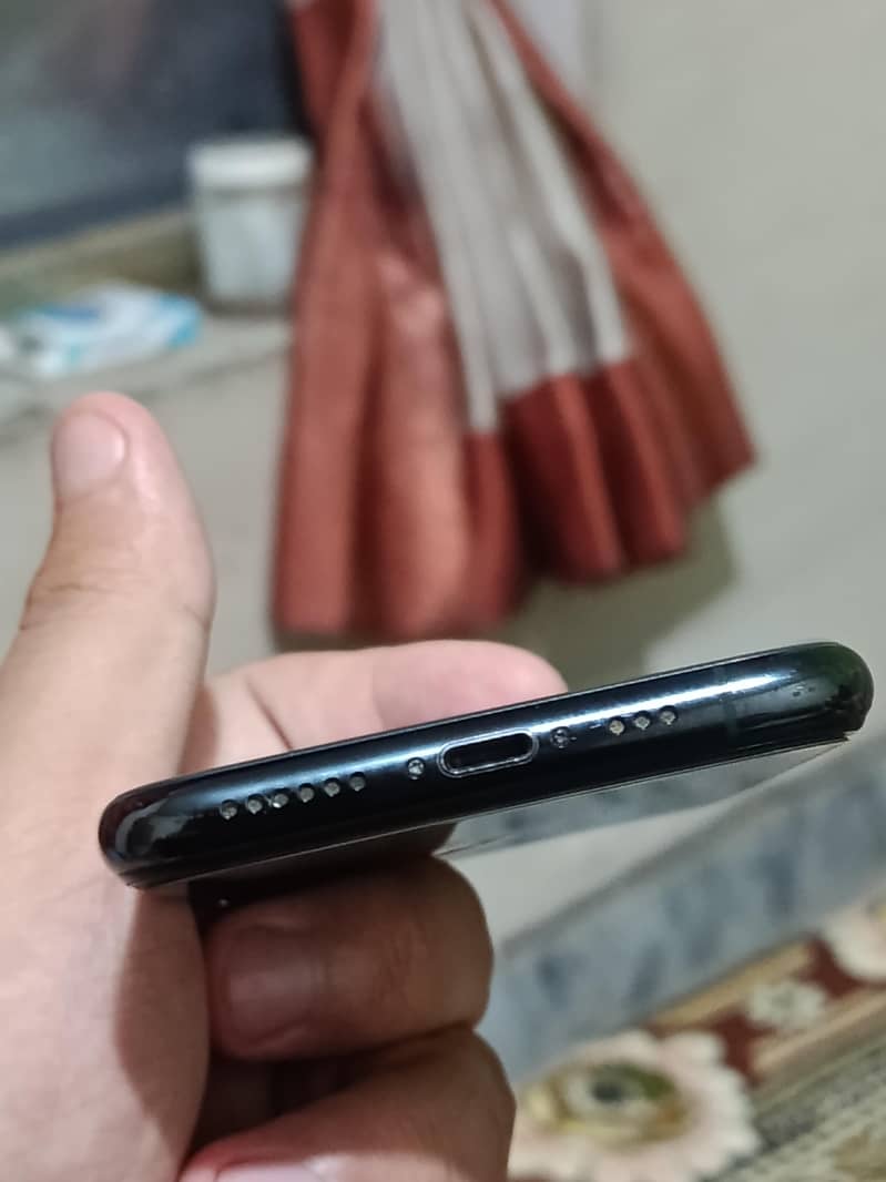 Apple iPhone 11 Pro(READ DESCRIPTION) 4