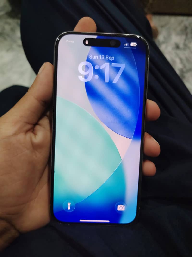 Apple iPhone 15 Pro 1