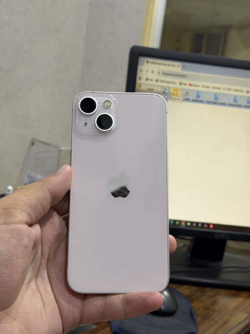 Apple iPhone 13 0