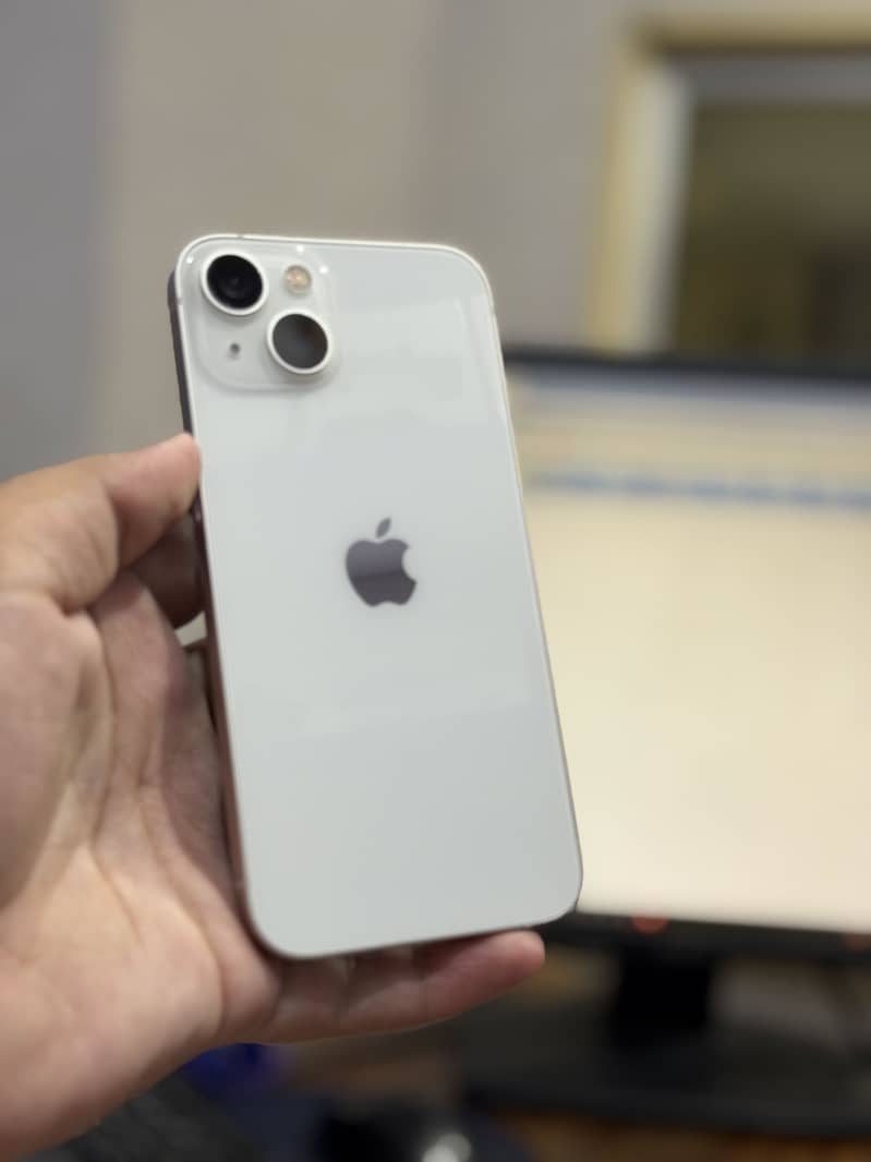 Apple iPhone 13 1