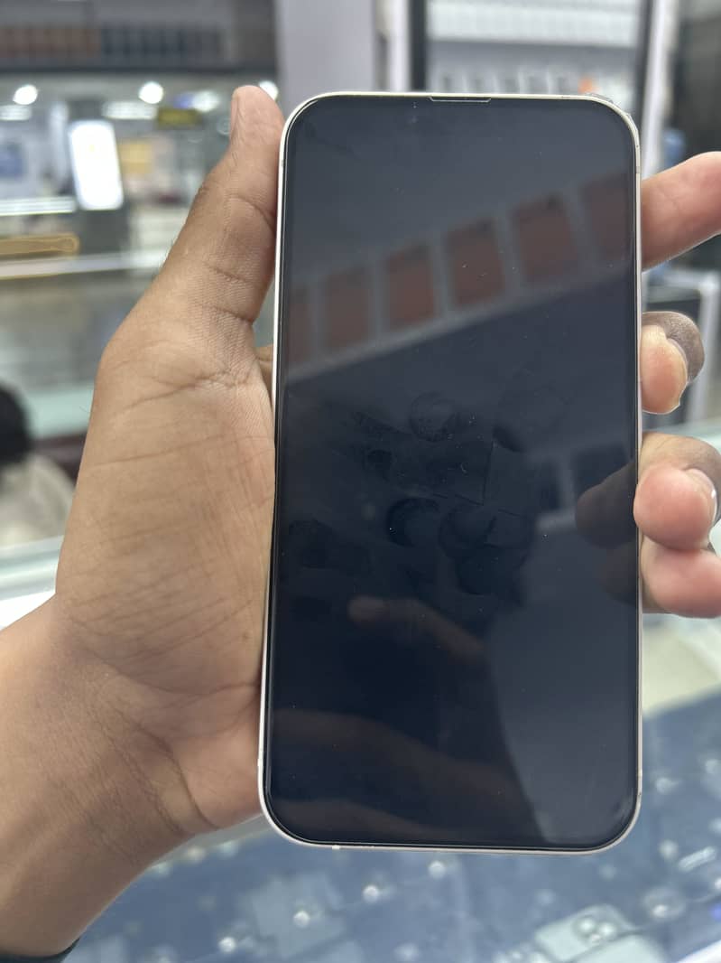 Apple iPhone 14 3