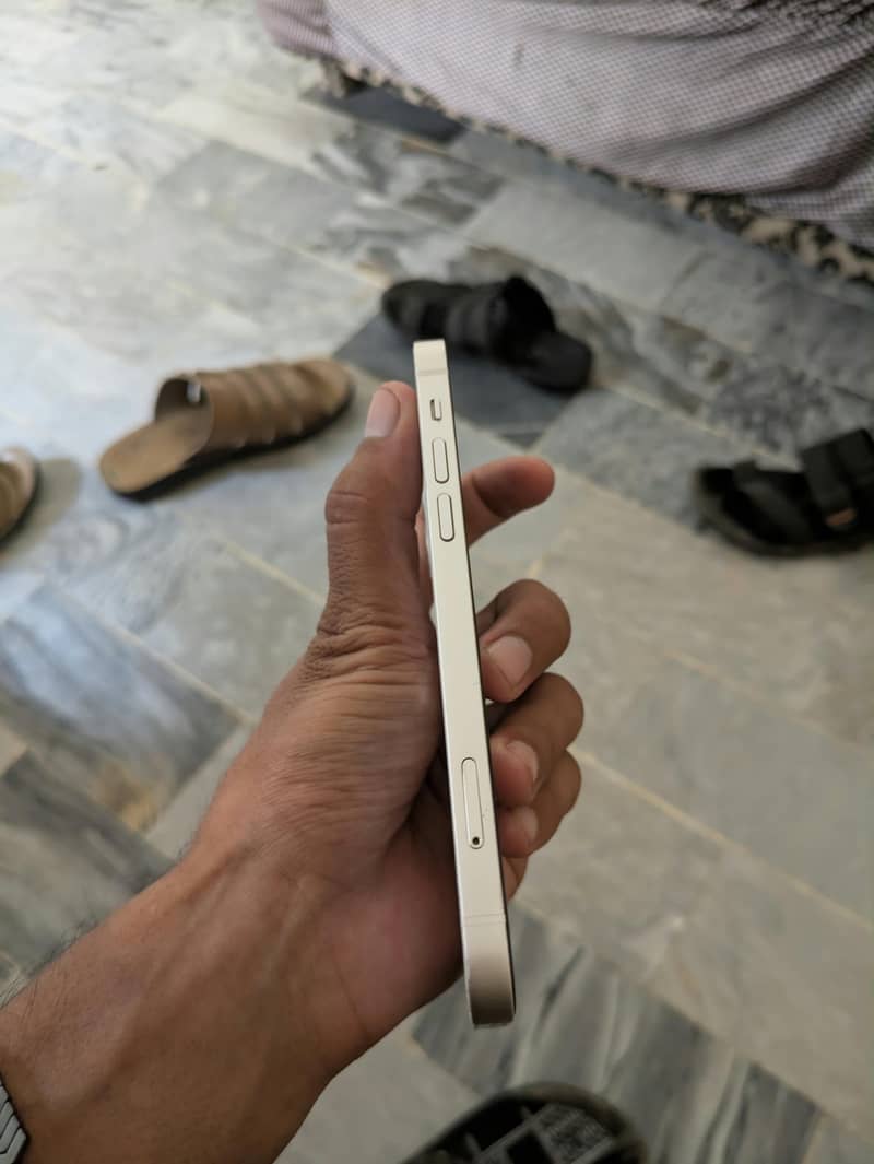 Apple iPhone 12 1