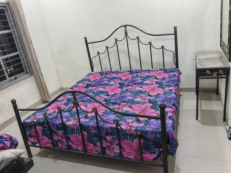 لوہے کا بیڈ برائے فروخت 0