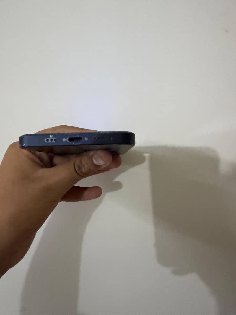 Apple iPhone 12 1