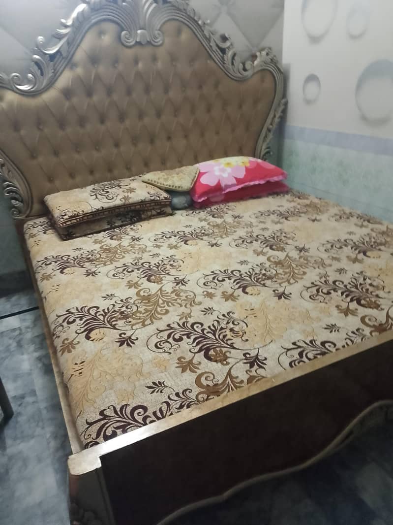 king size bed 1