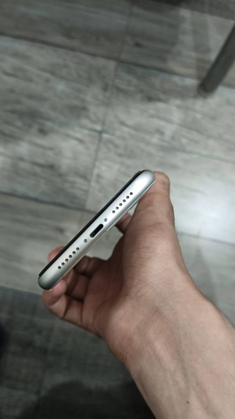 iPhone 11 2