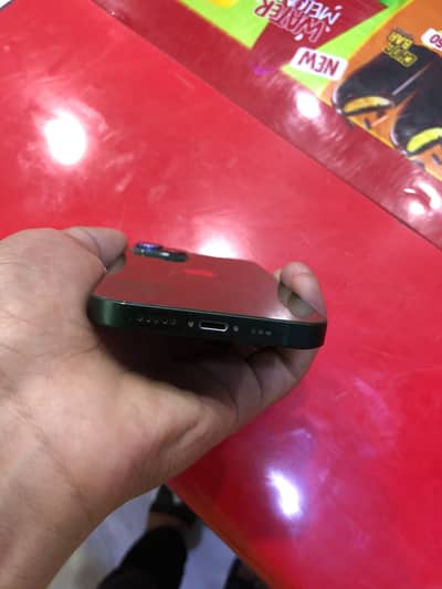 Apple iPhone 13