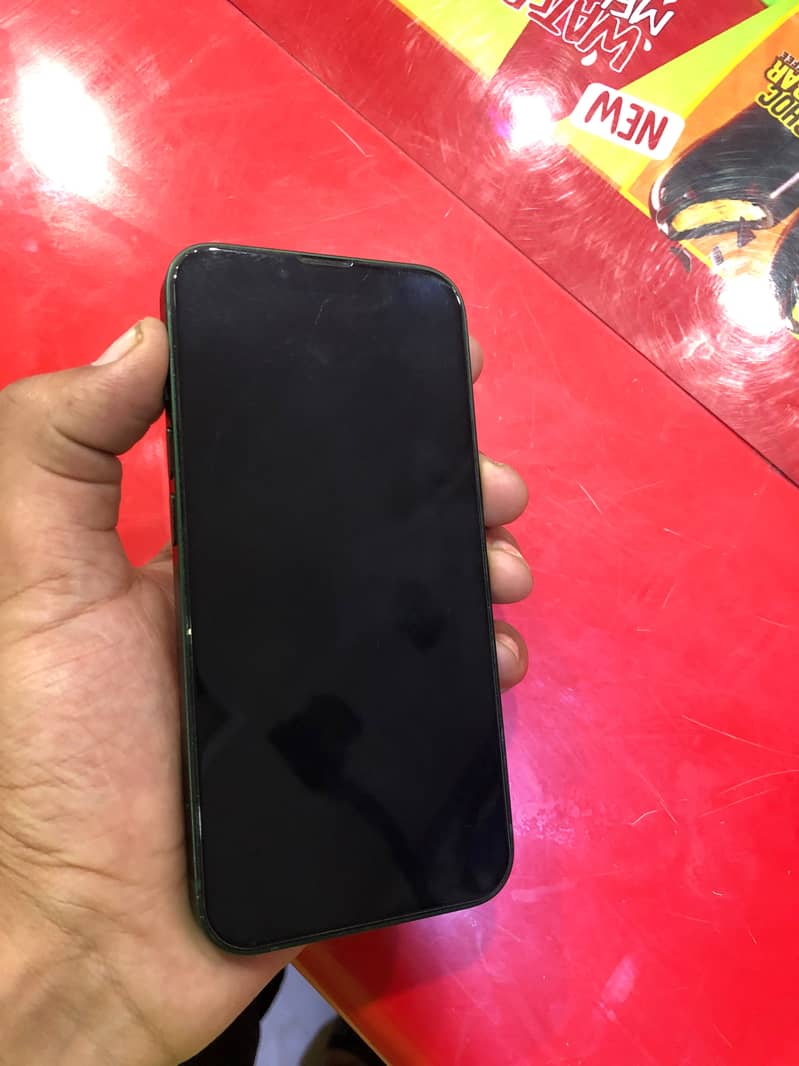 Apple iPhone 13 1