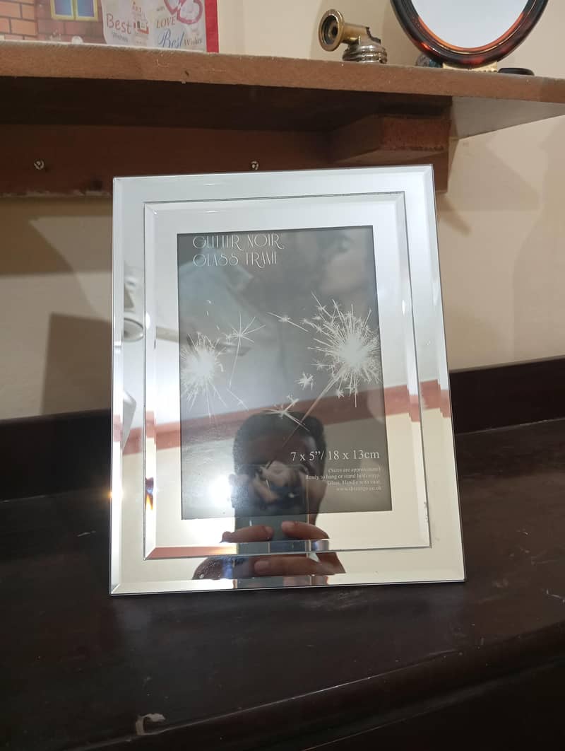 picture frame 0