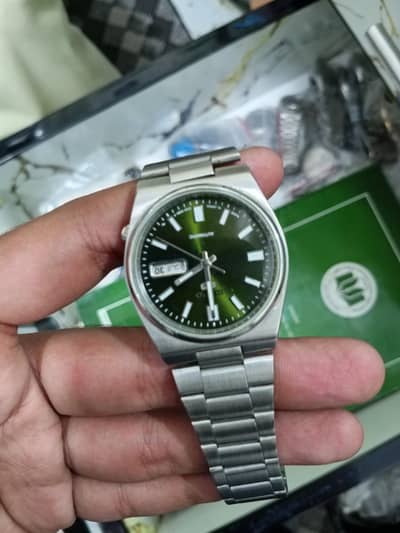 Vintage Seiko 5 Automatic Tow Tone Silver Dial Fluted 10/10 Japan