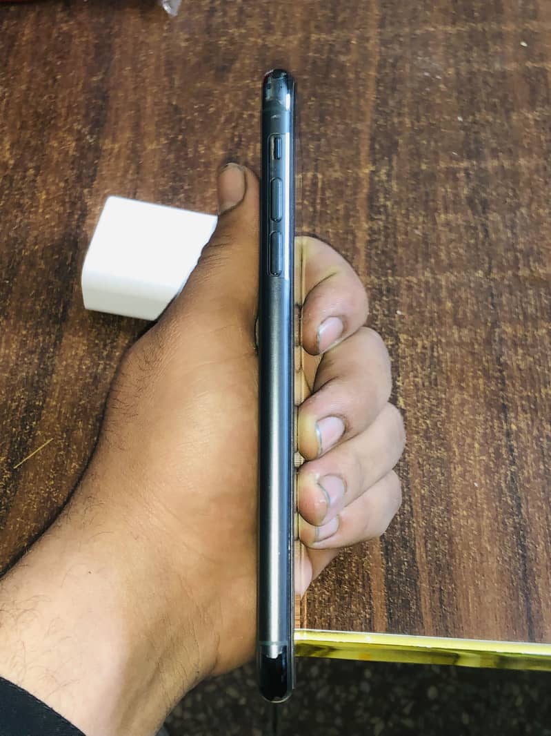 Apple iPhone 11 Pro Max 0