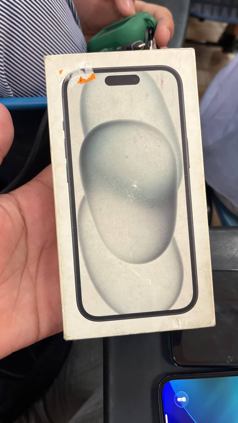 Apple iPhone 15 5