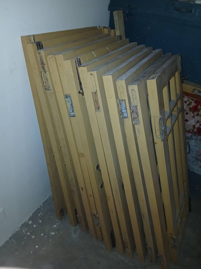 Windows different sizes کھڑکیاں 1