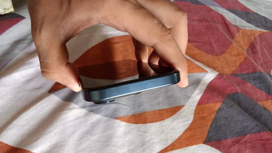 Apple iPhone 15 Pro 2