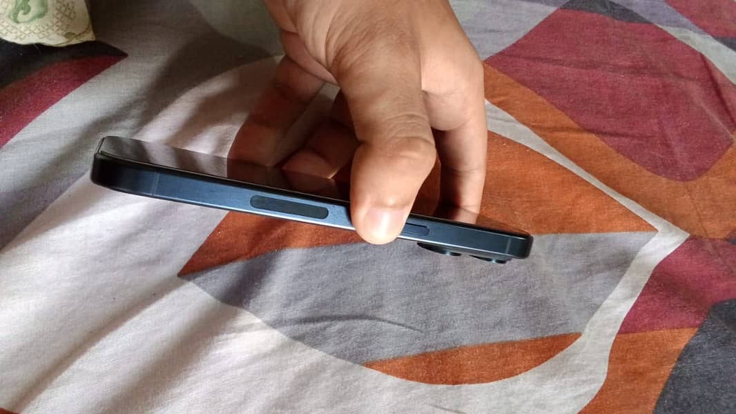 Apple iPhone 15 Pro 4